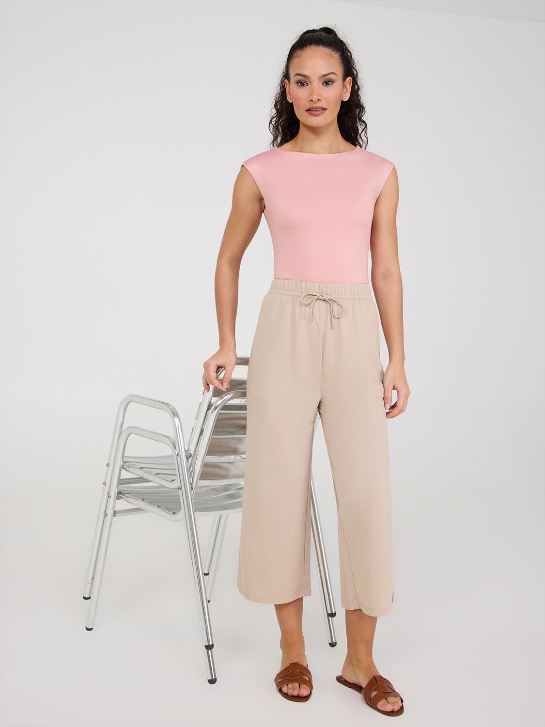 Drawstring Textured Wide-Leg Gaucho Pants