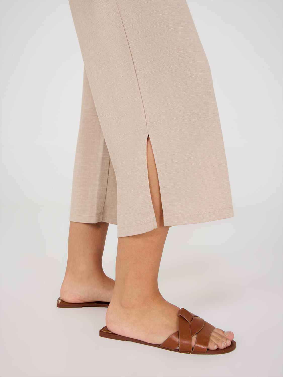 Drawstring Textured Wide-Leg Gaucho Pants