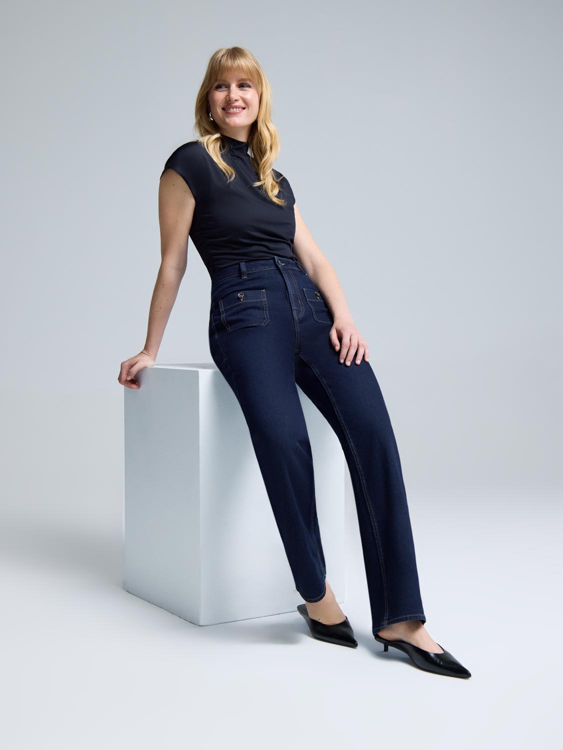 Rinse Wash Straight-Leg Jeans