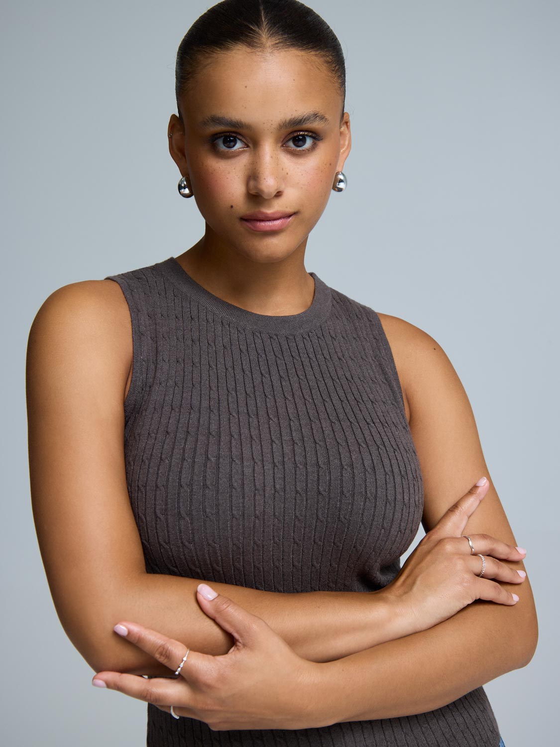 Cable Knit Sleeveless Sweater