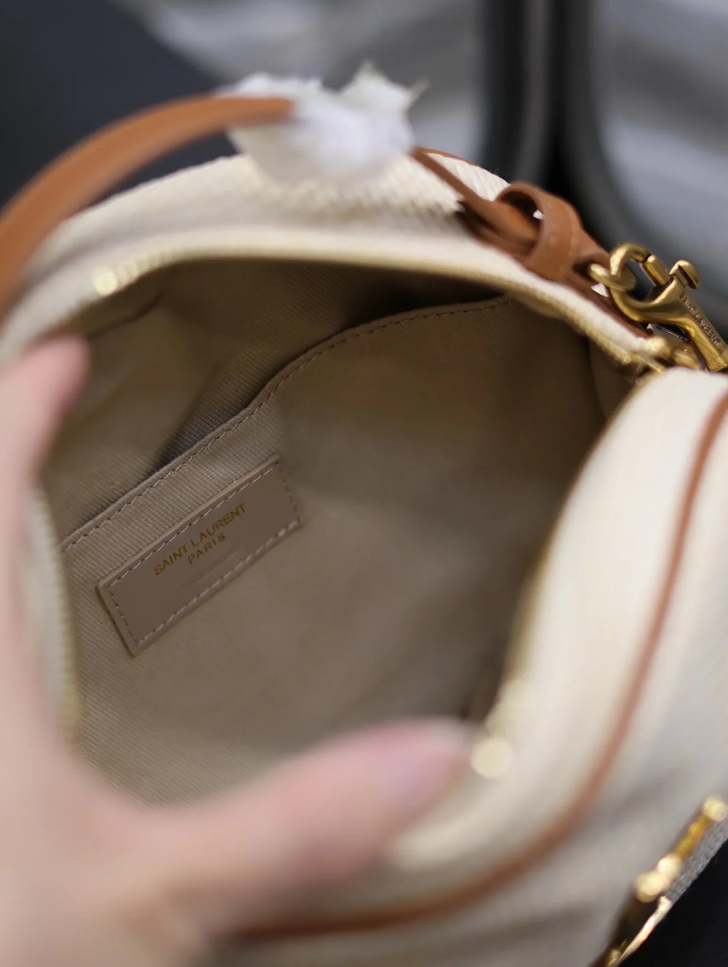 YSL Leather-trimmed raffia shoulder bag - 22_16.5_6cm