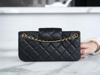 ____________ ______ Vintage Logo Quilted Lambskin Shoulder Bag 11.5x24x4.5cm