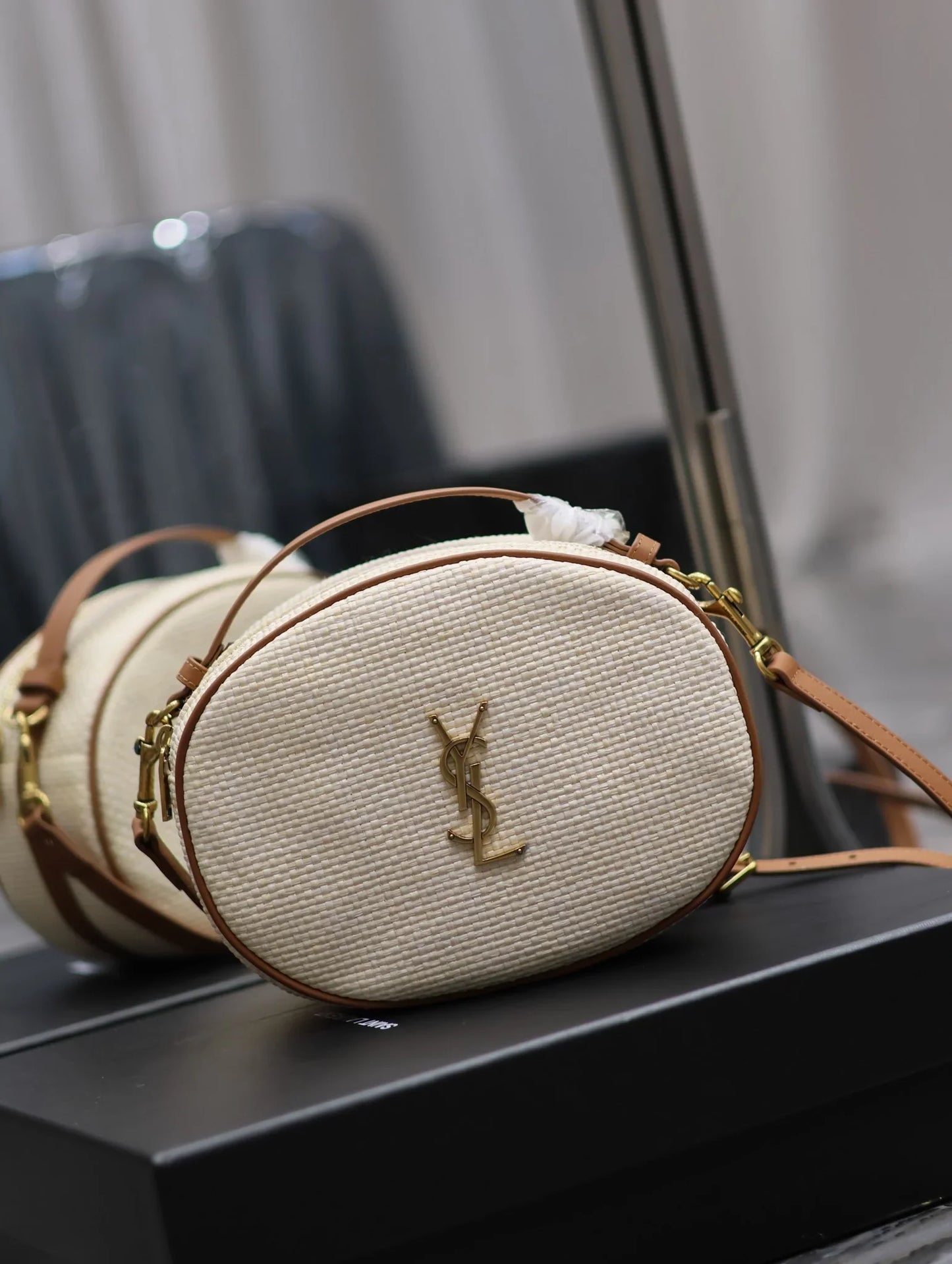 YSL Leather-trimmed raffia shoulder bag - 22_16.5_6cm
