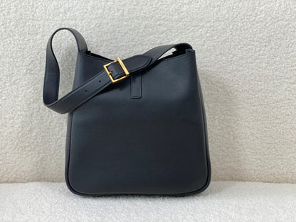 YSL Le 5 A 7 Supple Small Grained Leather Black 23 x 22 x 8.5cm