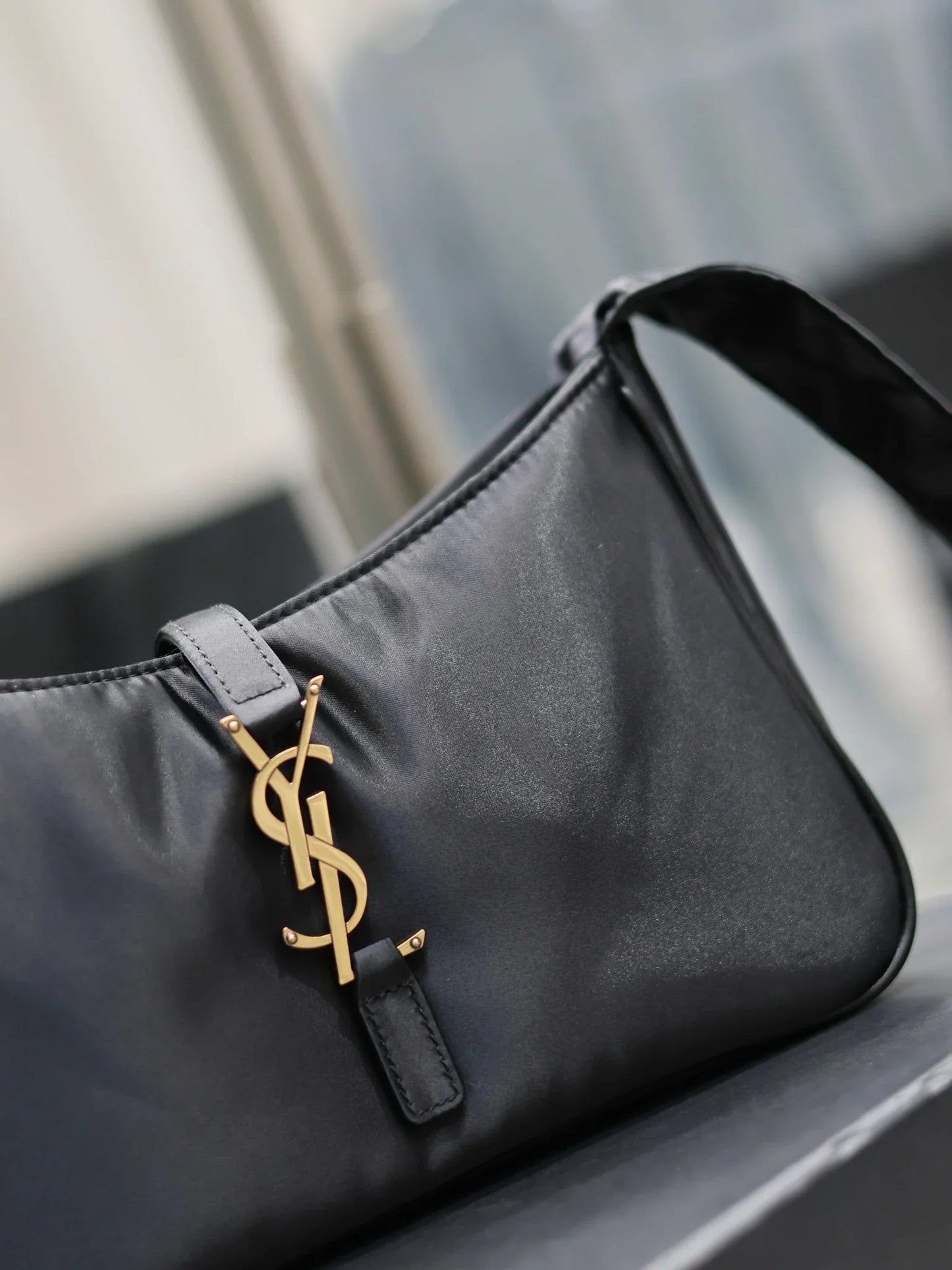 YSL Le5_7 Hobo Black Bag Gold Hardware 25x15x6cm