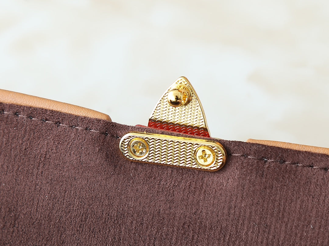 LV Pochette Camille 20.5 _ 11 _ 6 cm