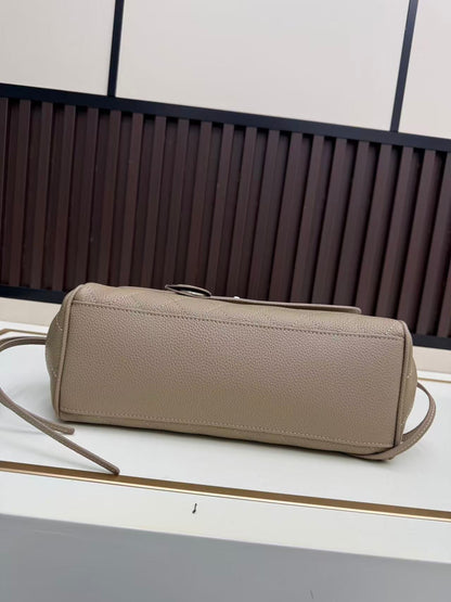 CC SMALL TOTE BAG 30CM TOGO  LEATHER